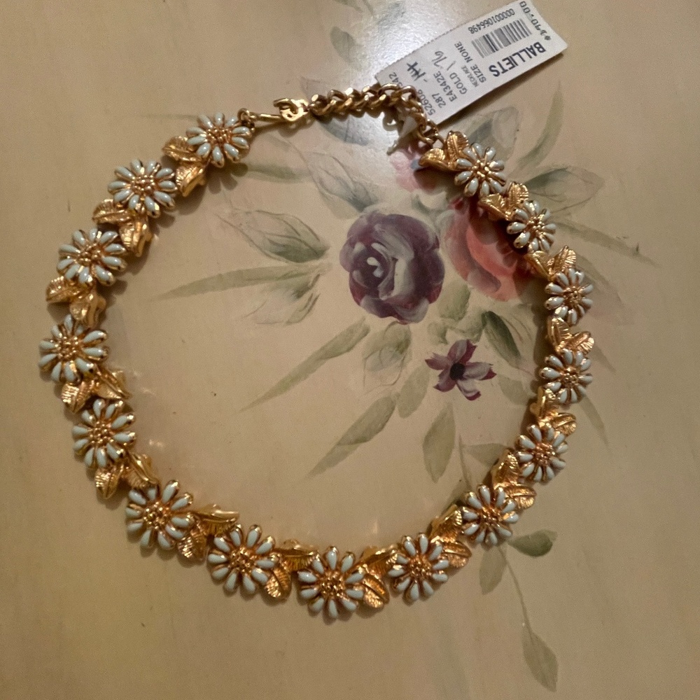 Flower Elegant Choker Seafoam Green and Gold Feminine NWT